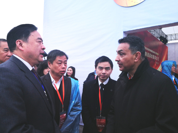 4-赵振元与格罗方德全球首席执行官桑杰.贾热情交流.jpg