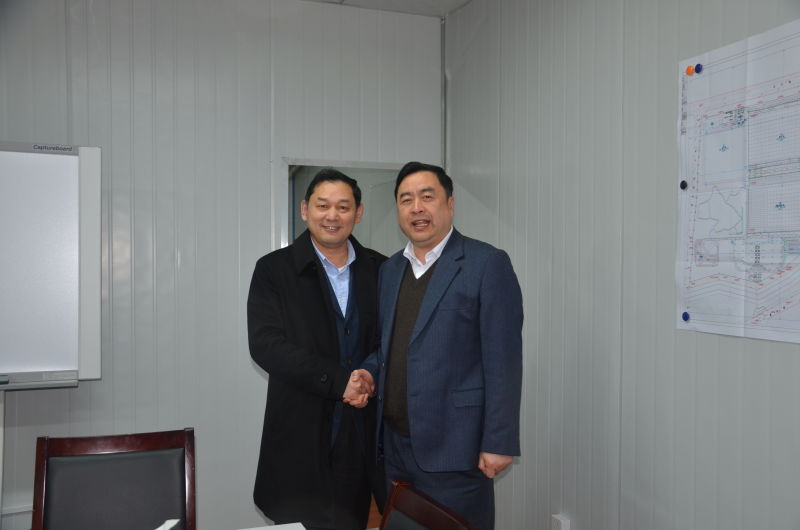 2-赵振元同志与项目指挥长孙学军同志亲切合影.jpg