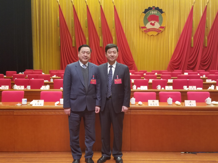 3-赵振元与无锡市市长汪泉合影.jpg