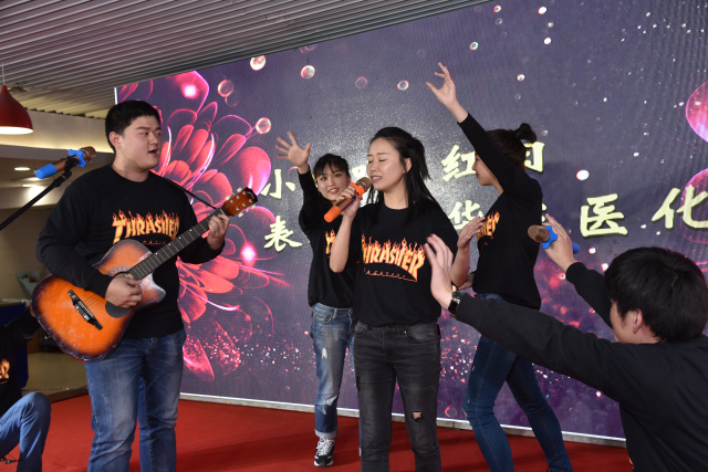 14-华东医化院小合唱《红日》.jpg