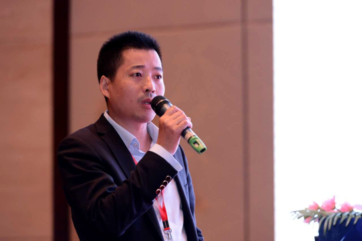 5-戚长江同志做专题演讲.jpg