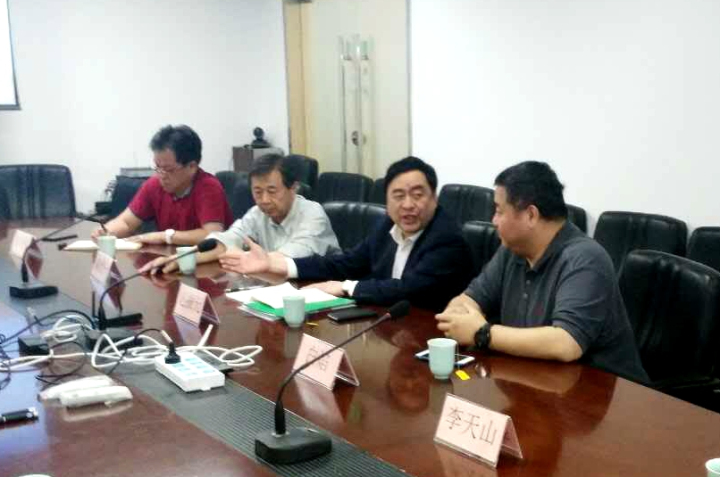 1-赵振元做重要指示_副本.jpg